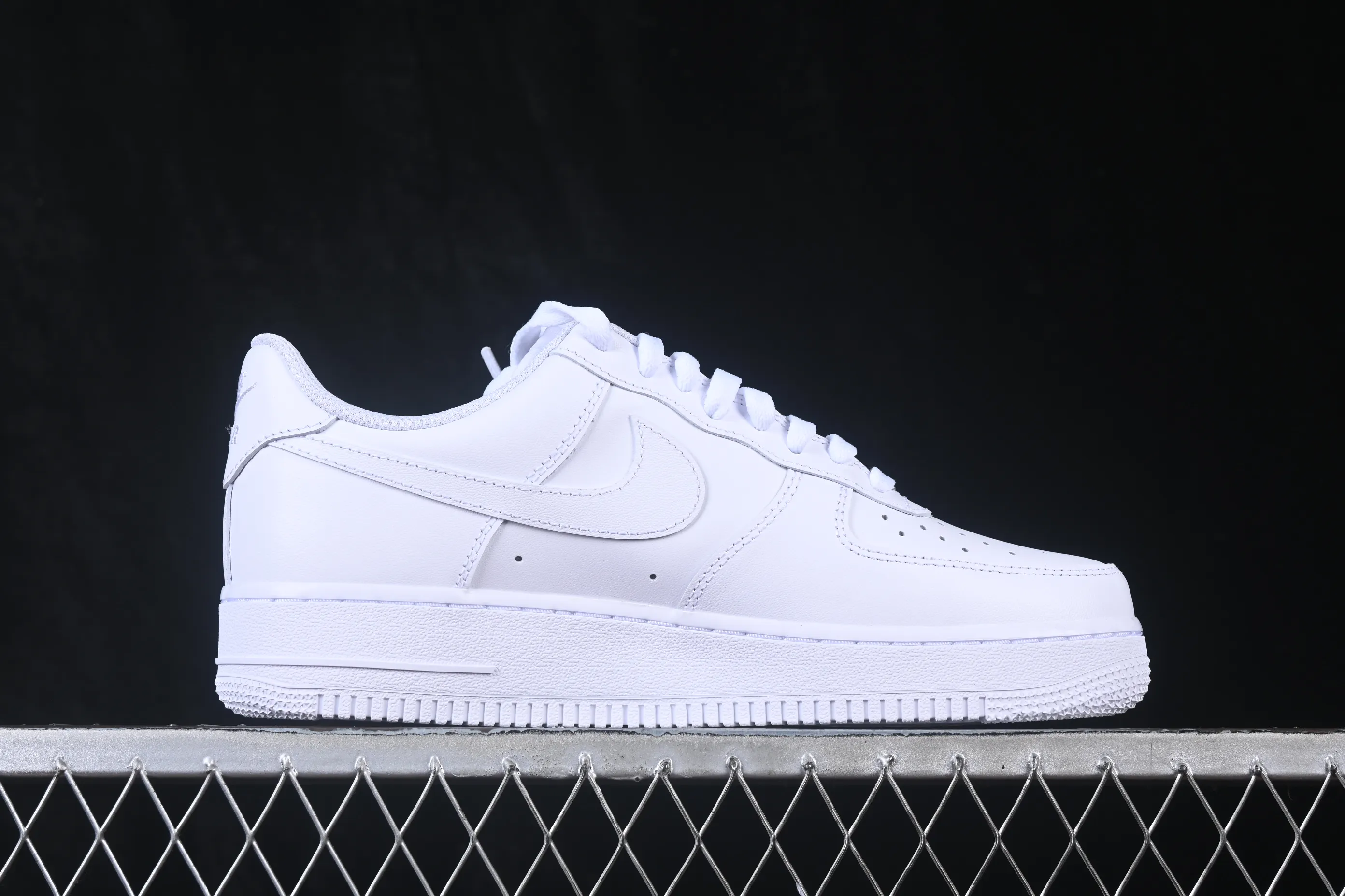 All categories Nk Air Force 1 Air Force series Nk Air Force 1 Low Air Force low-top DC version Nike Air Force 1'07 Low all-white top layer Air Force 1 low-top casual sneakers CW2288-111